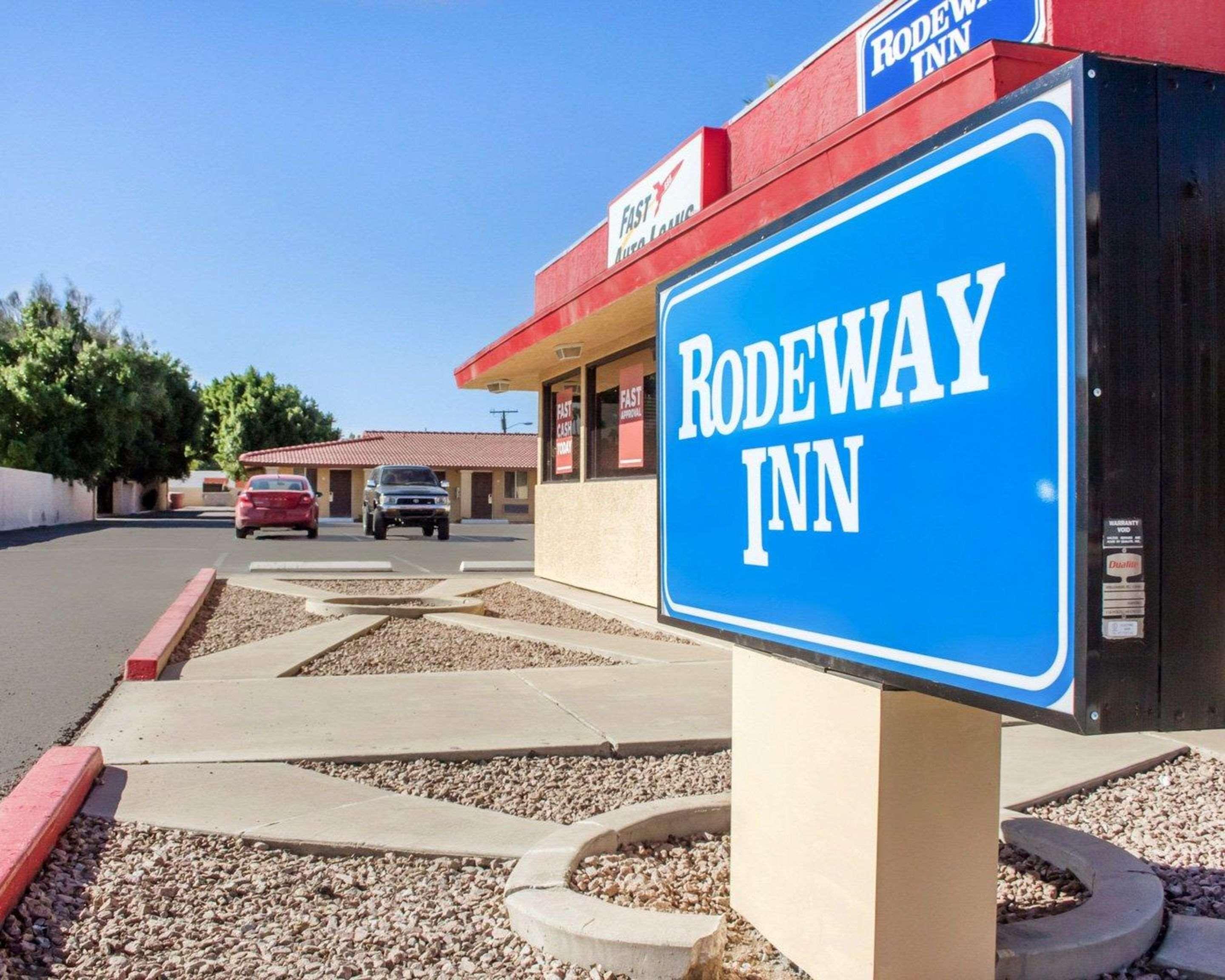 Rodeway Inn Old Town סקוטסדייל מראה חיצוני תמונה